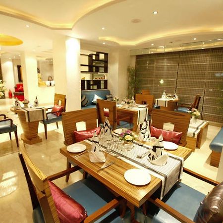 Hotel Star Rocks New Delhi Exteriör bild